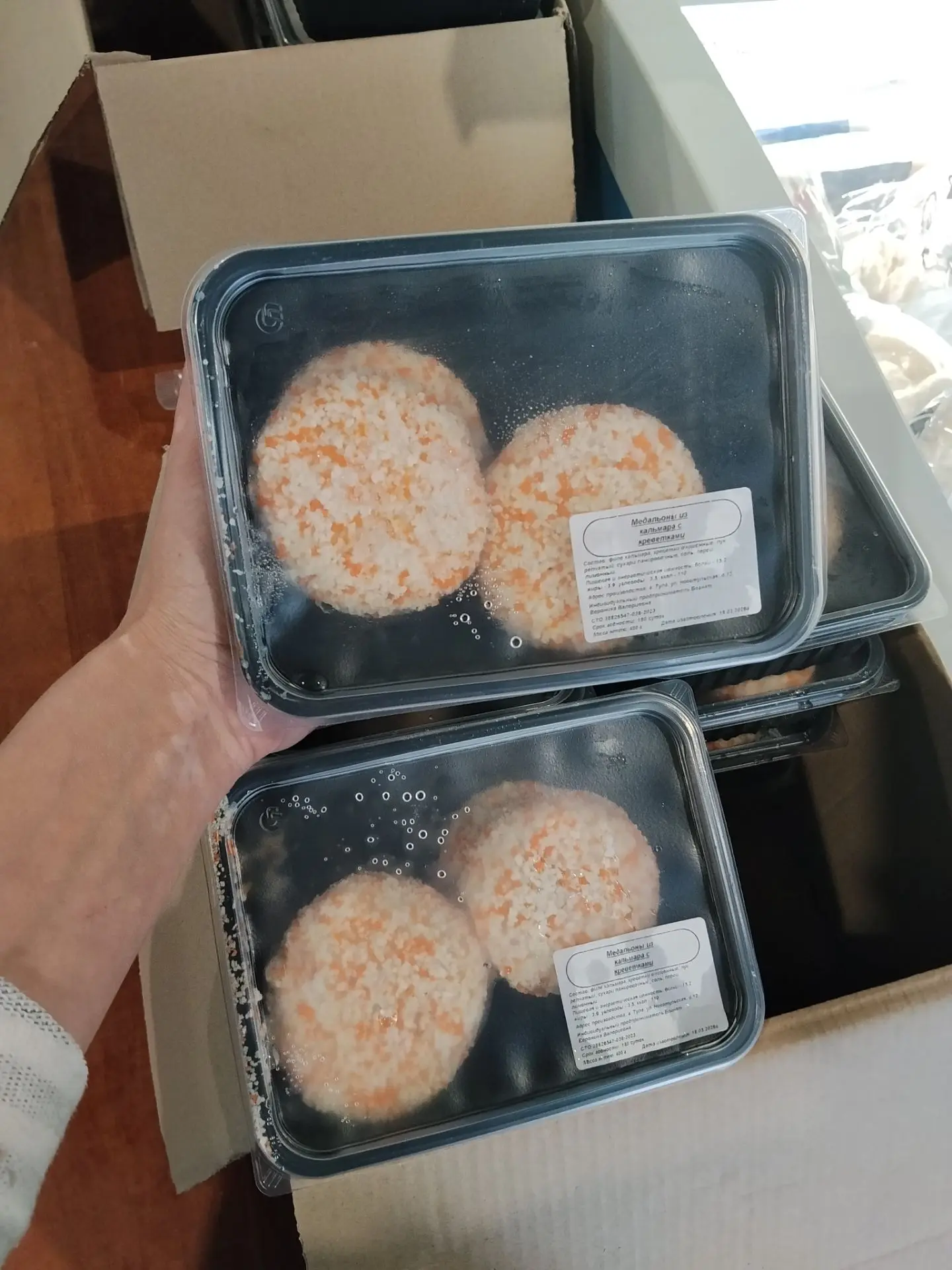Медальоны из кальмара с креветками